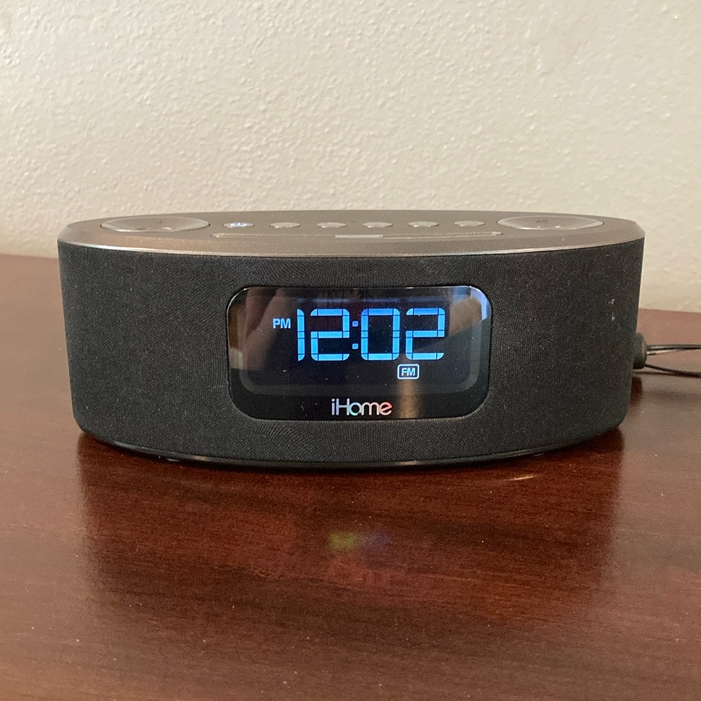 iHome Black Digital Alarm Clock, EUC